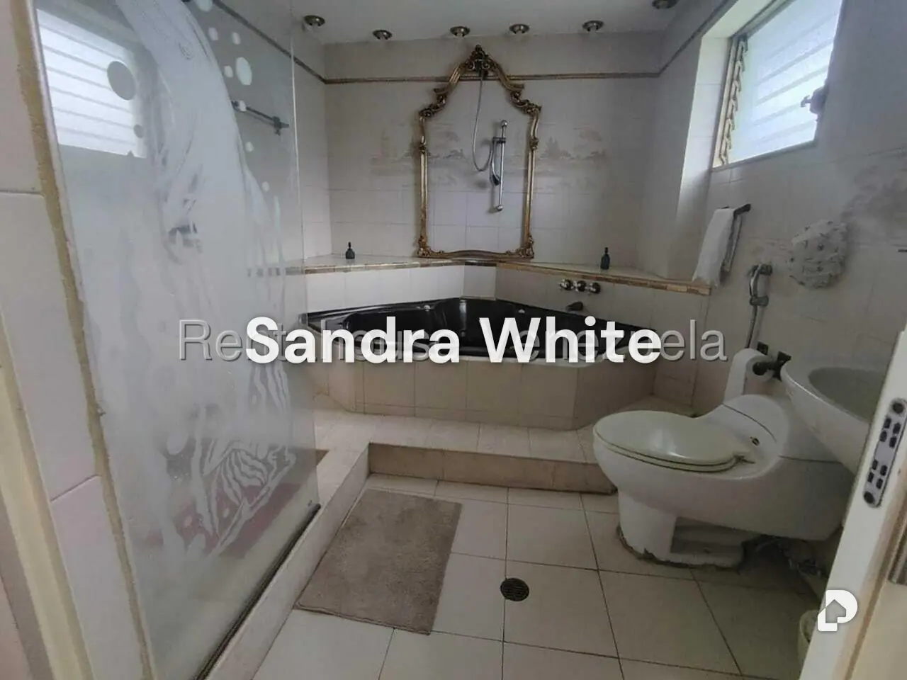 Penthouse en La Tahona. 27-3898, Caracas – 24