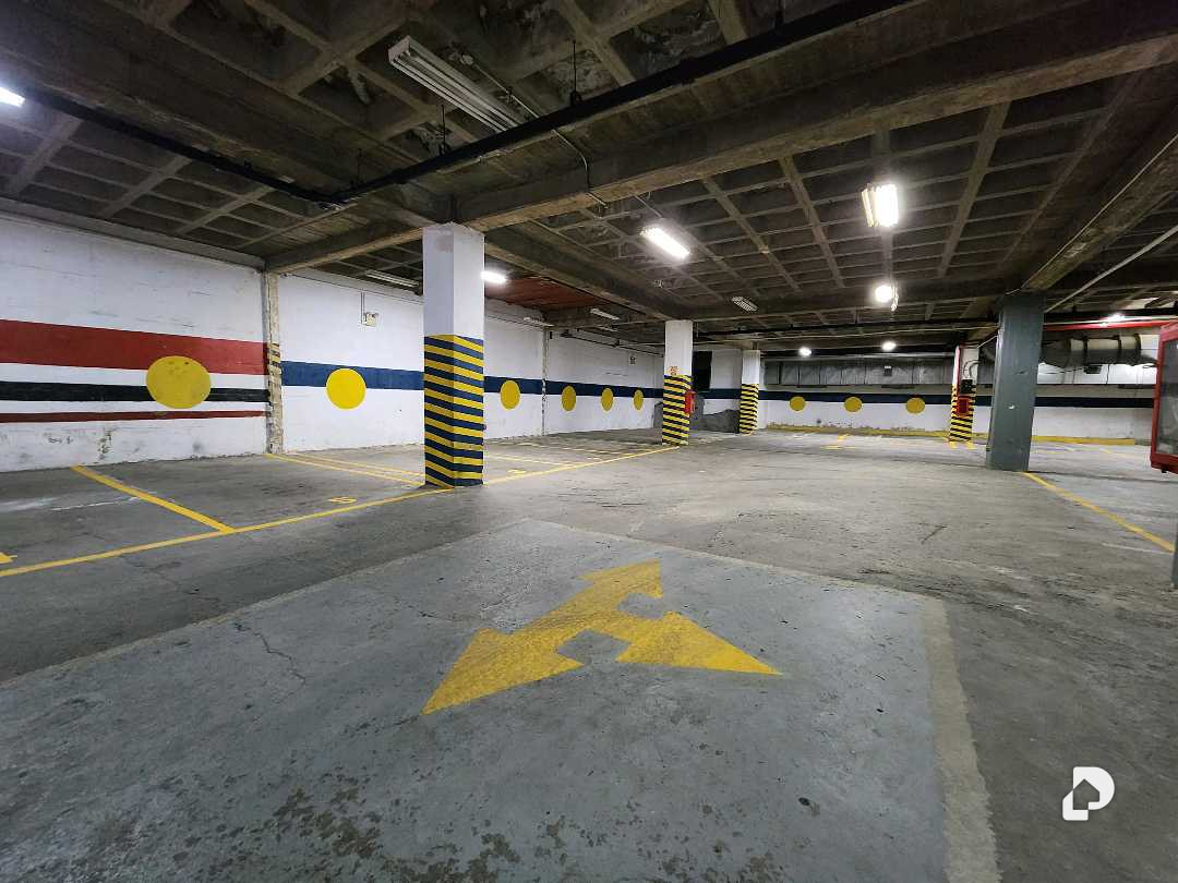 Edificio en La Urbina, Caracas – 11