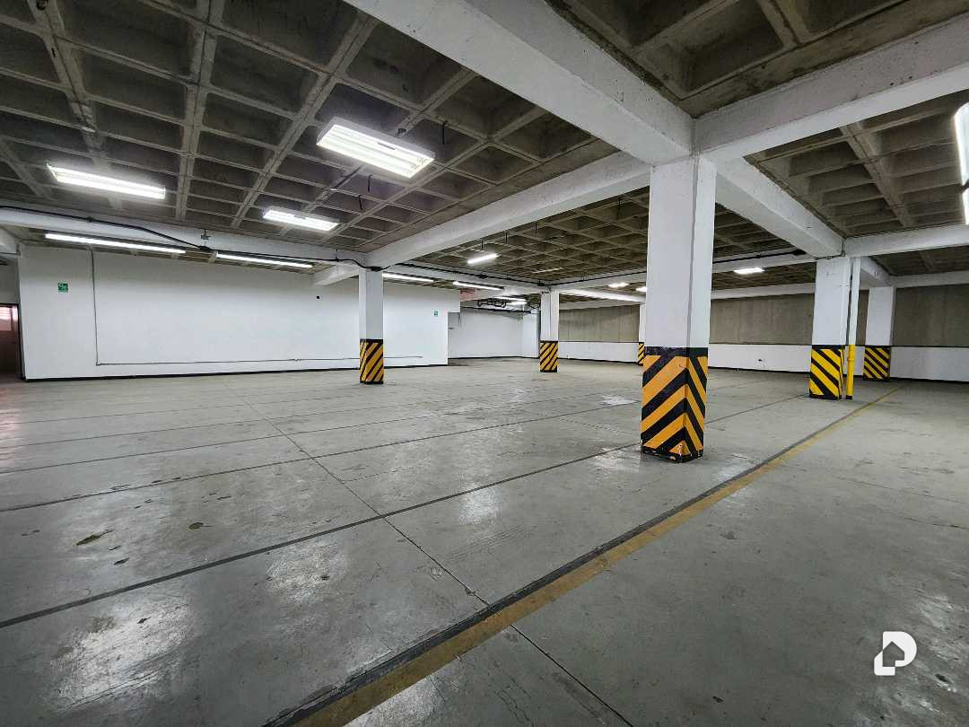 Edificio en La Urbina, Caracas – 32