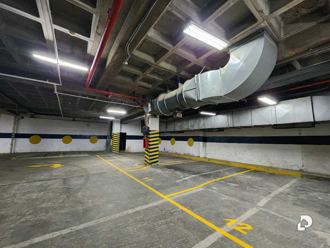 Edificio en La Urbina, Caracas – 7
