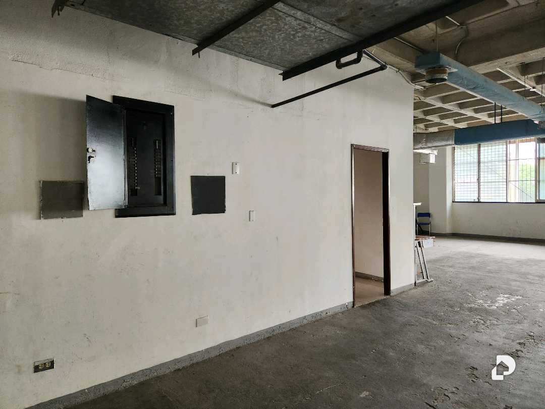 Edificio en La Urbina, Caracas – 9