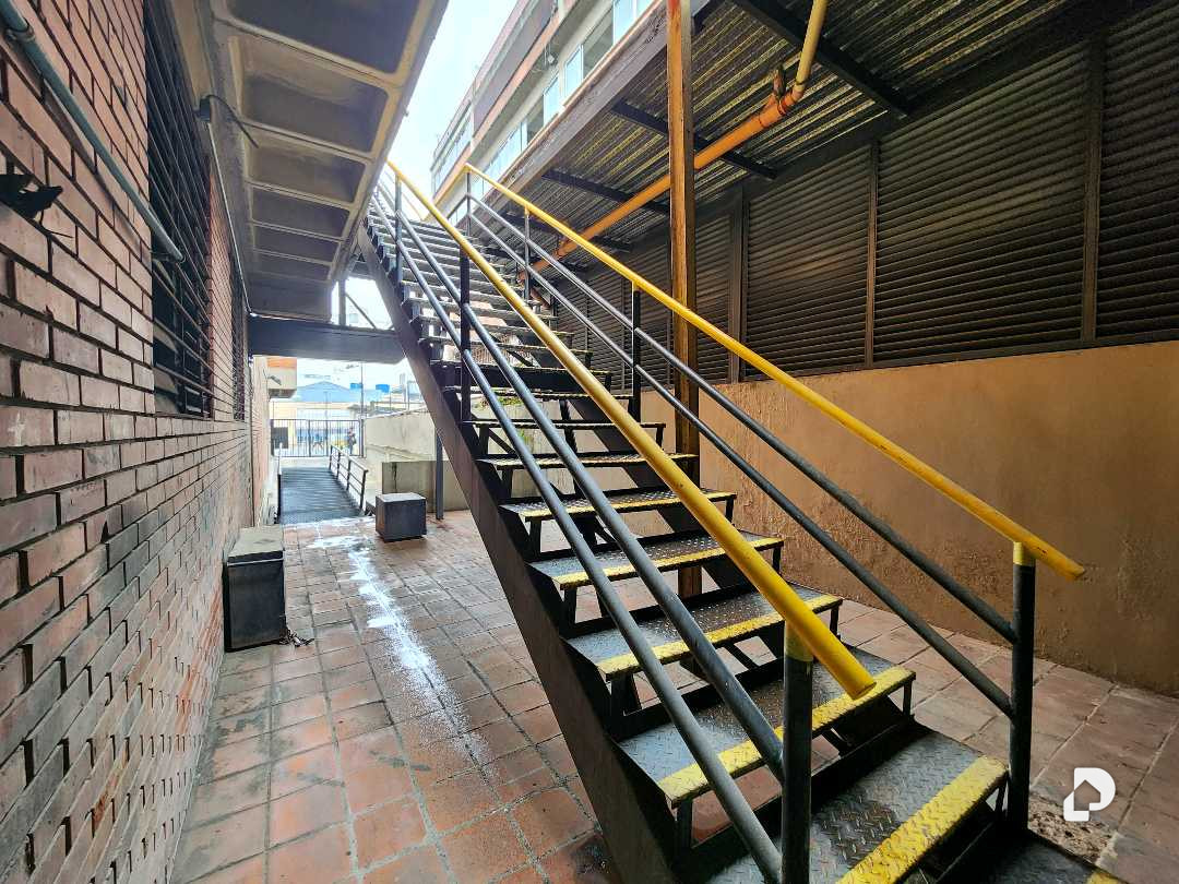 Edificio en La Urbina, Caracas – 38