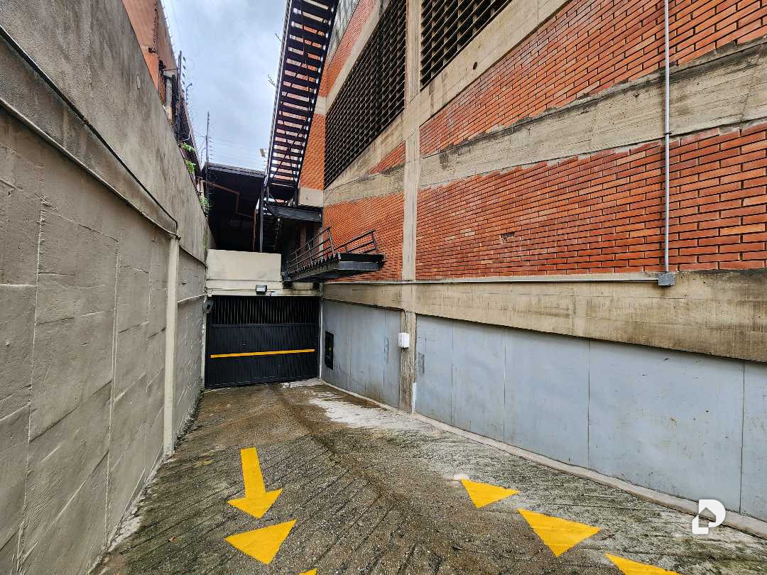 Edificio en La Urbina, Caracas – 2
