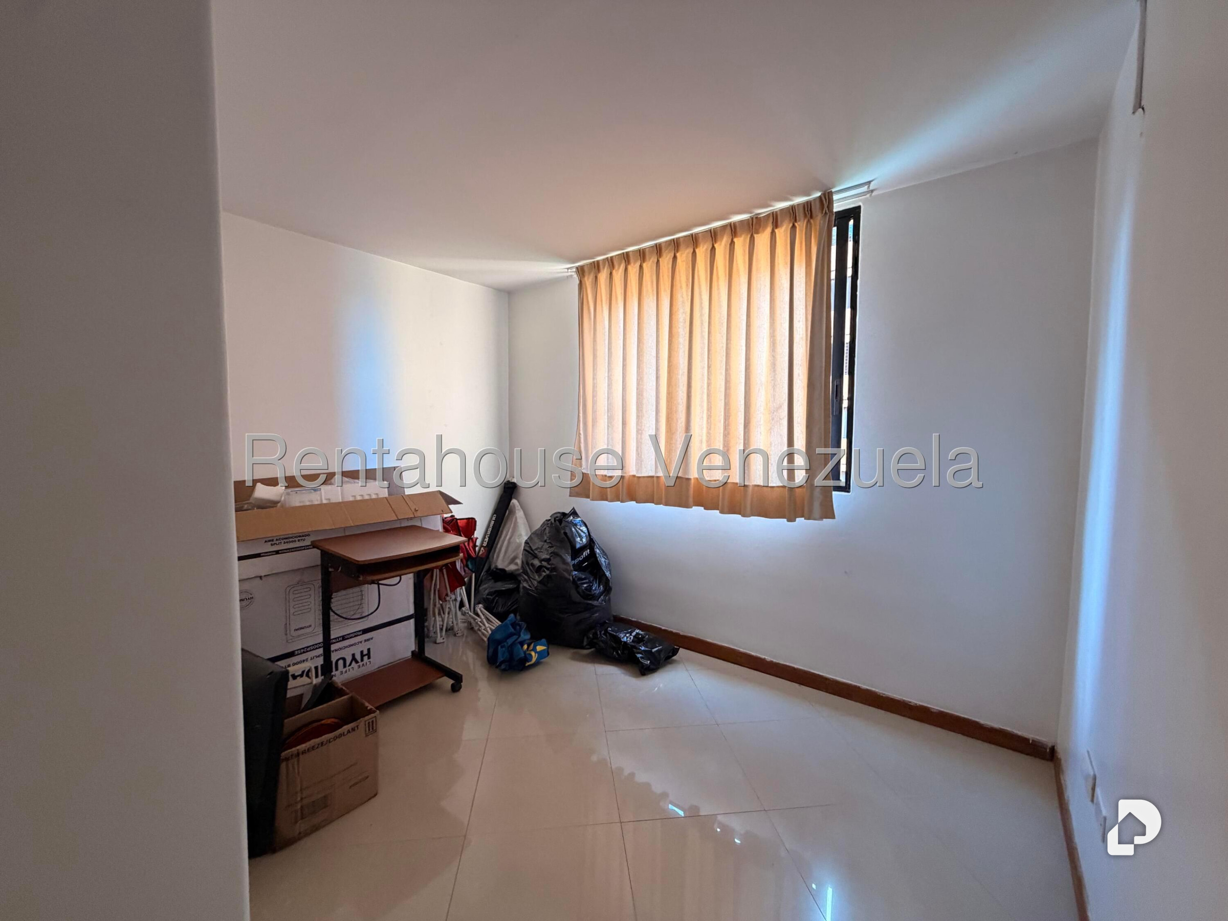 Apartamento en Colinas de La Tahona, Caracas – 15