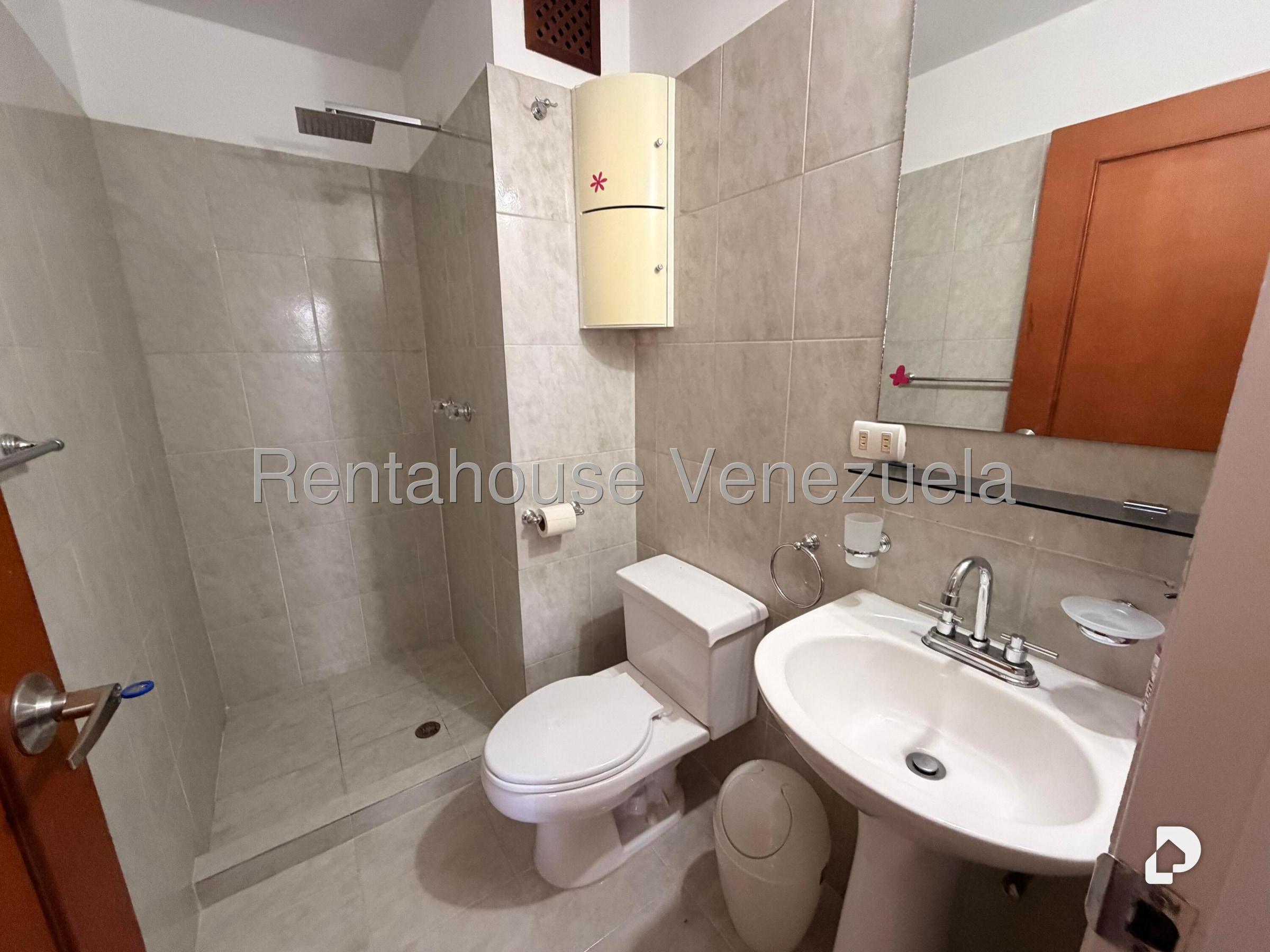 Apartamento en Colinas de La Tahona, Caracas – 16