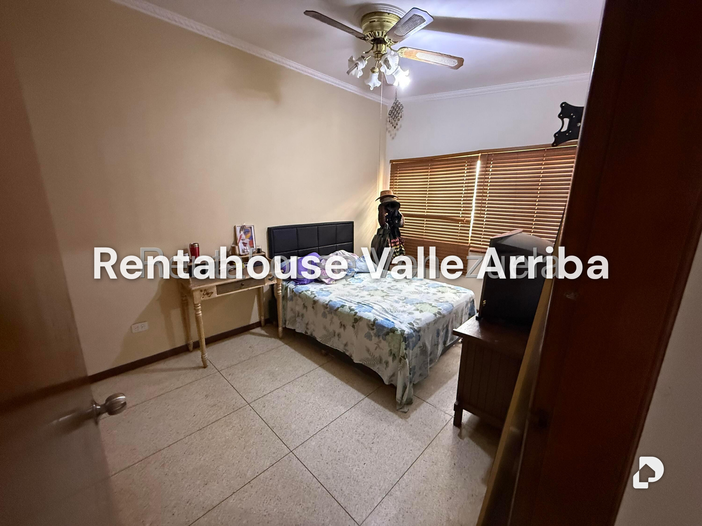House in La California Norte, Caracas – 29