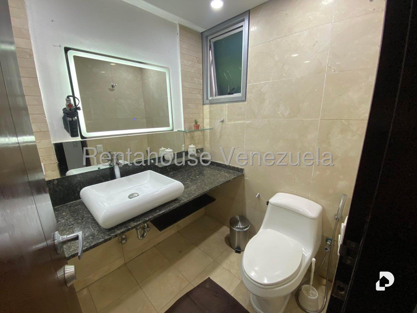 Apartamento en Las Mesetas de Santa Rosa de Lima, Caracas – 19