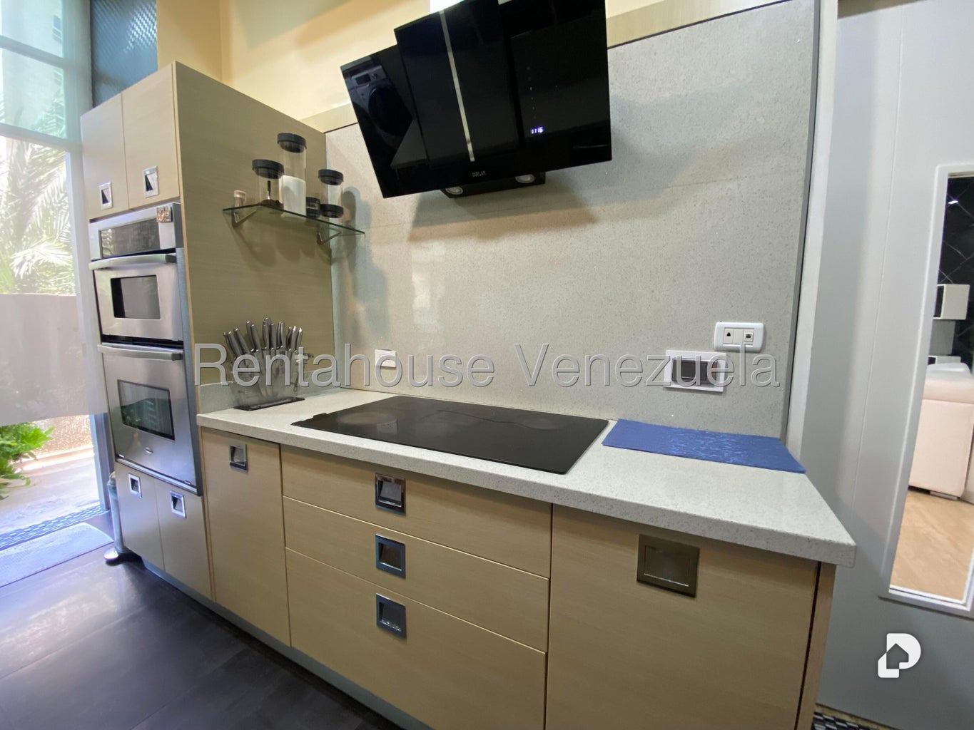 Apartamento en Las Mesetas de Santa Rosa de Lima, Caracas – 24