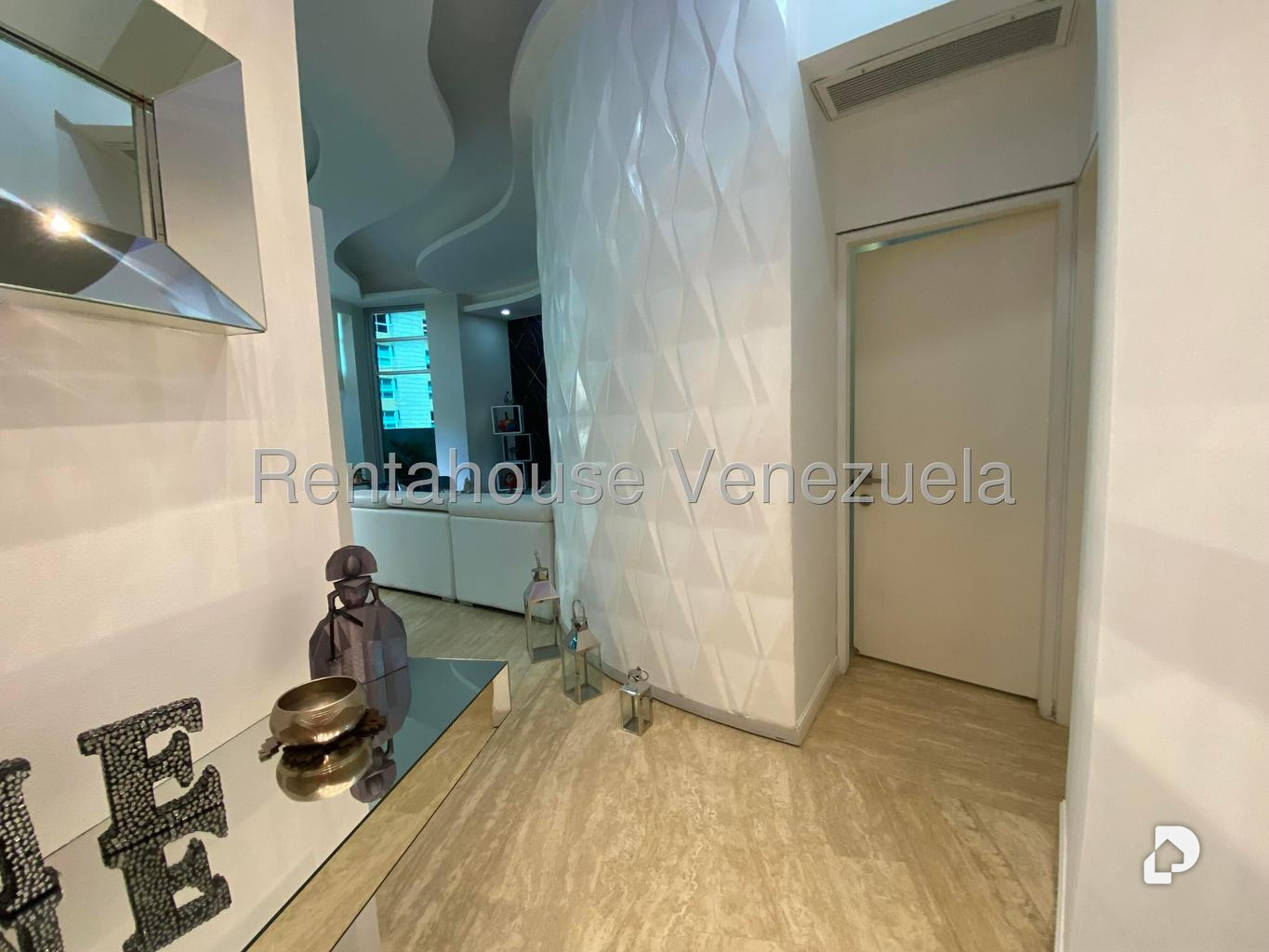 Apartamento en Las Mesetas de Santa Rosa de Lima, Caracas – 4