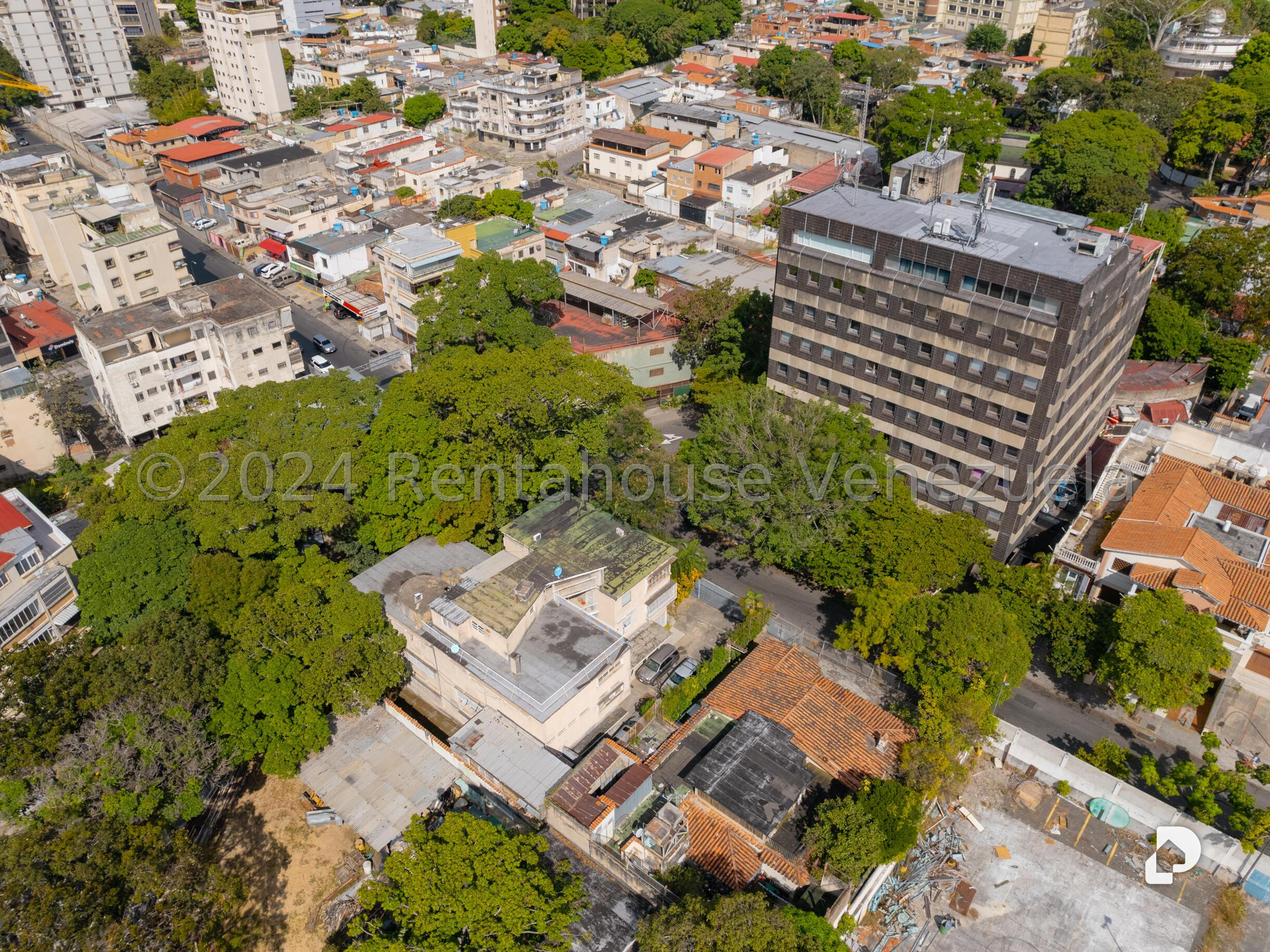 Edificio en El Bosque, Caracas