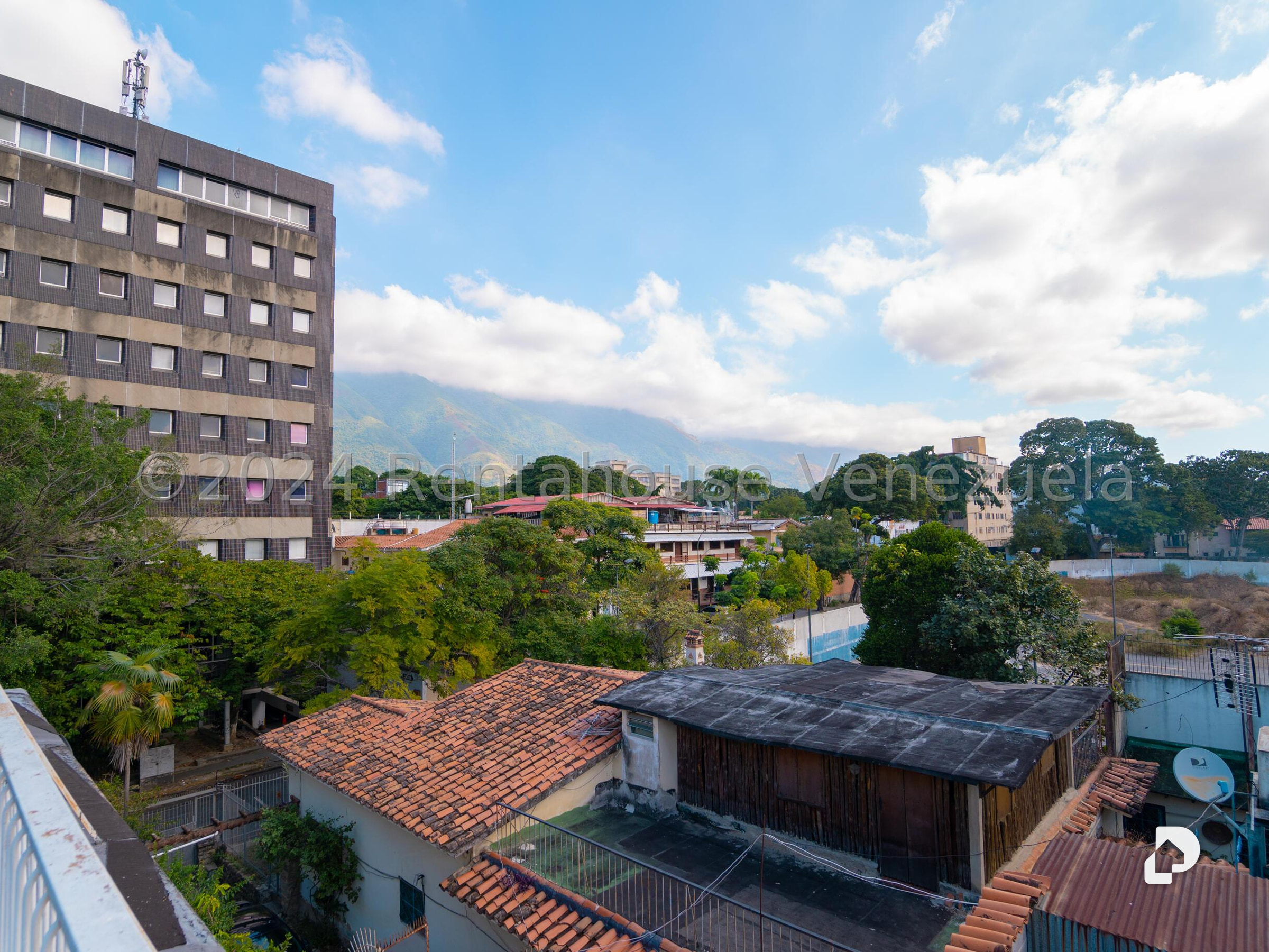 Edificio en El Bosque, Caracas