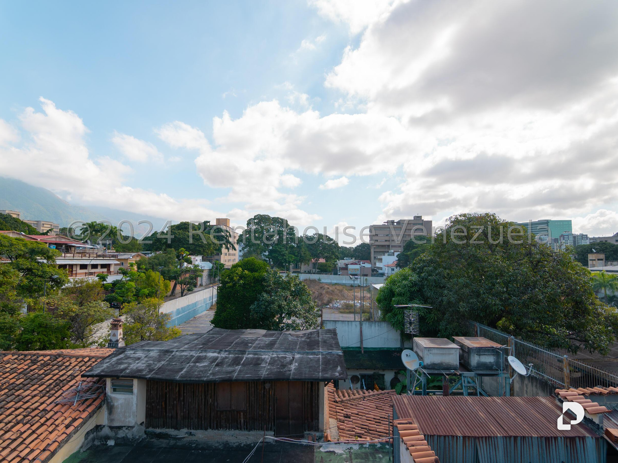 Edificio en El Bosque, Caracas