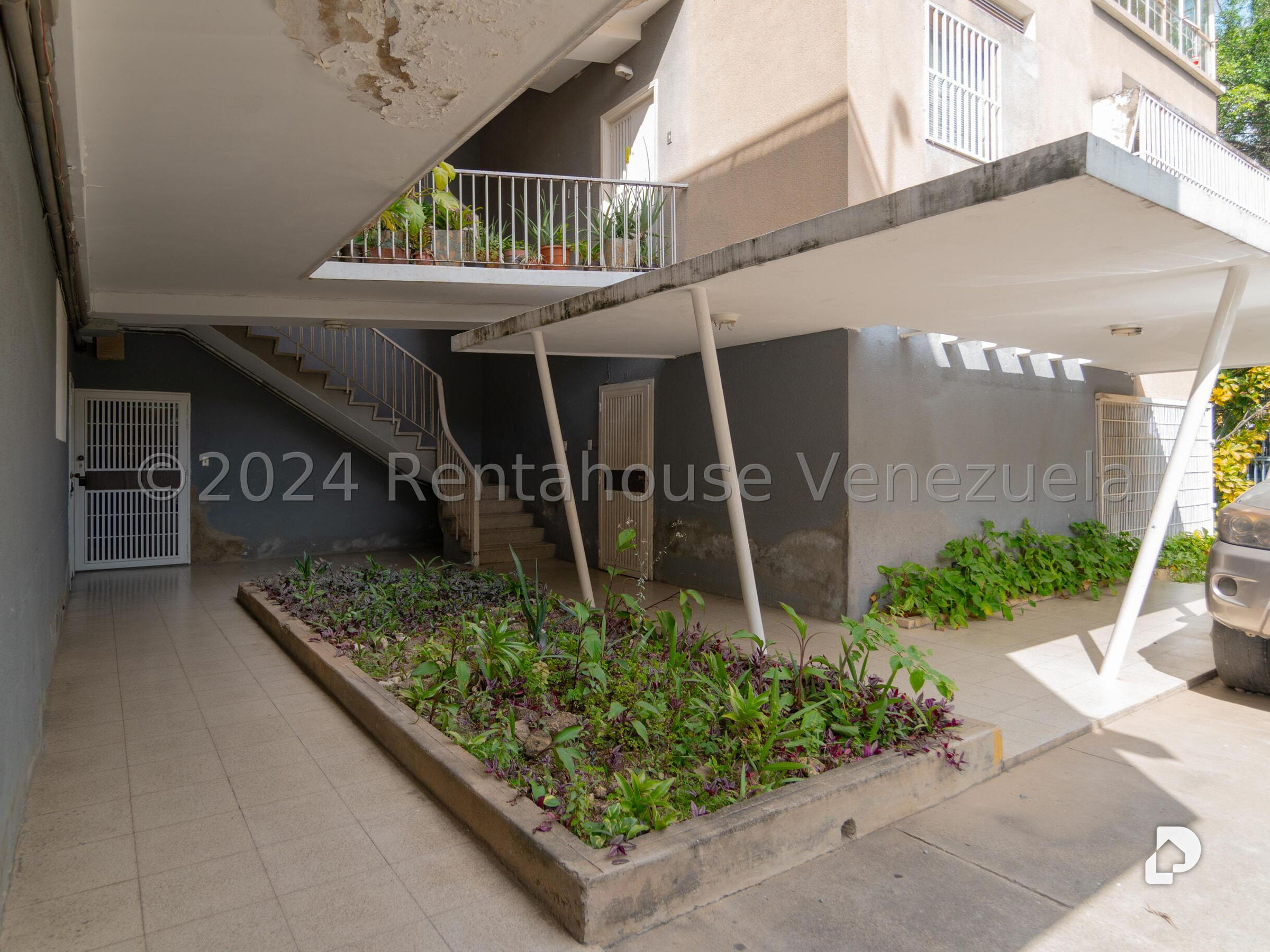 Edificio en El Bosque, Caracas