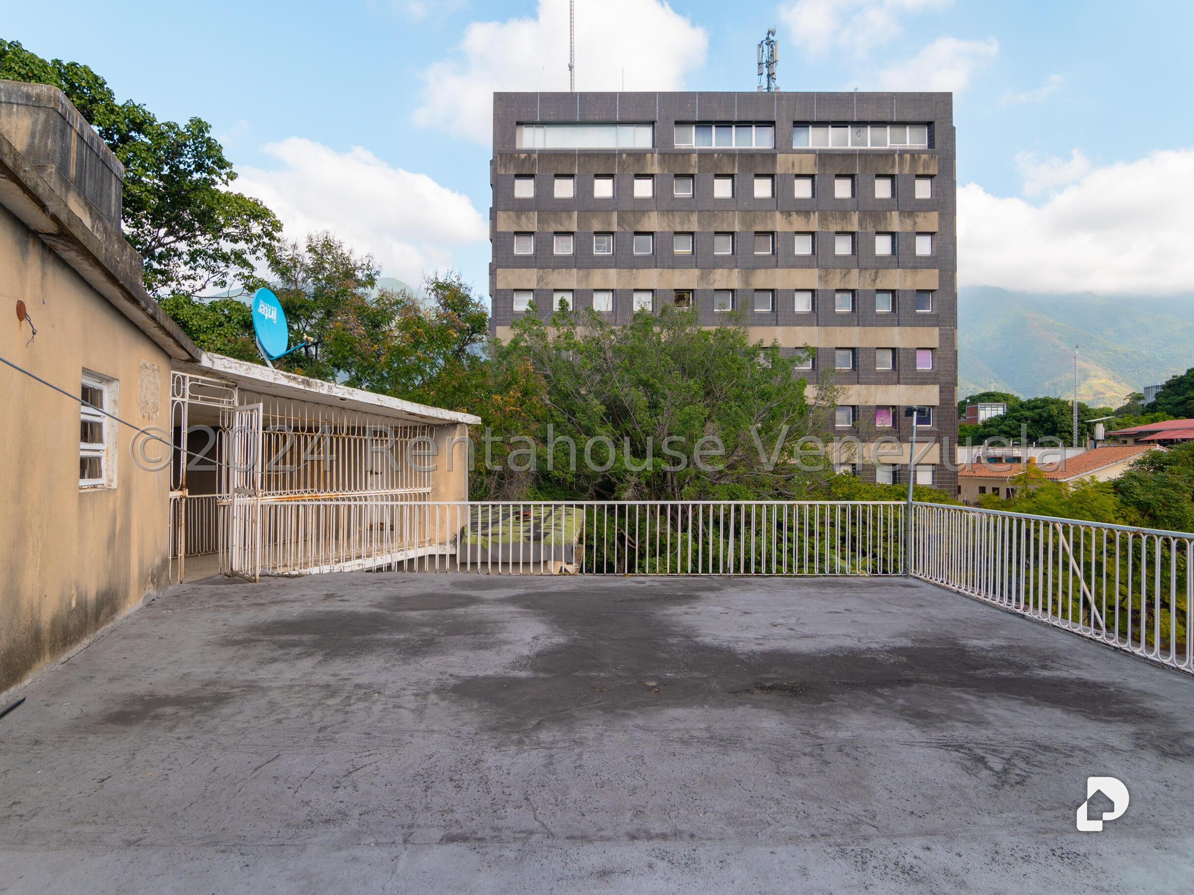 Edificio en El Bosque, Caracas