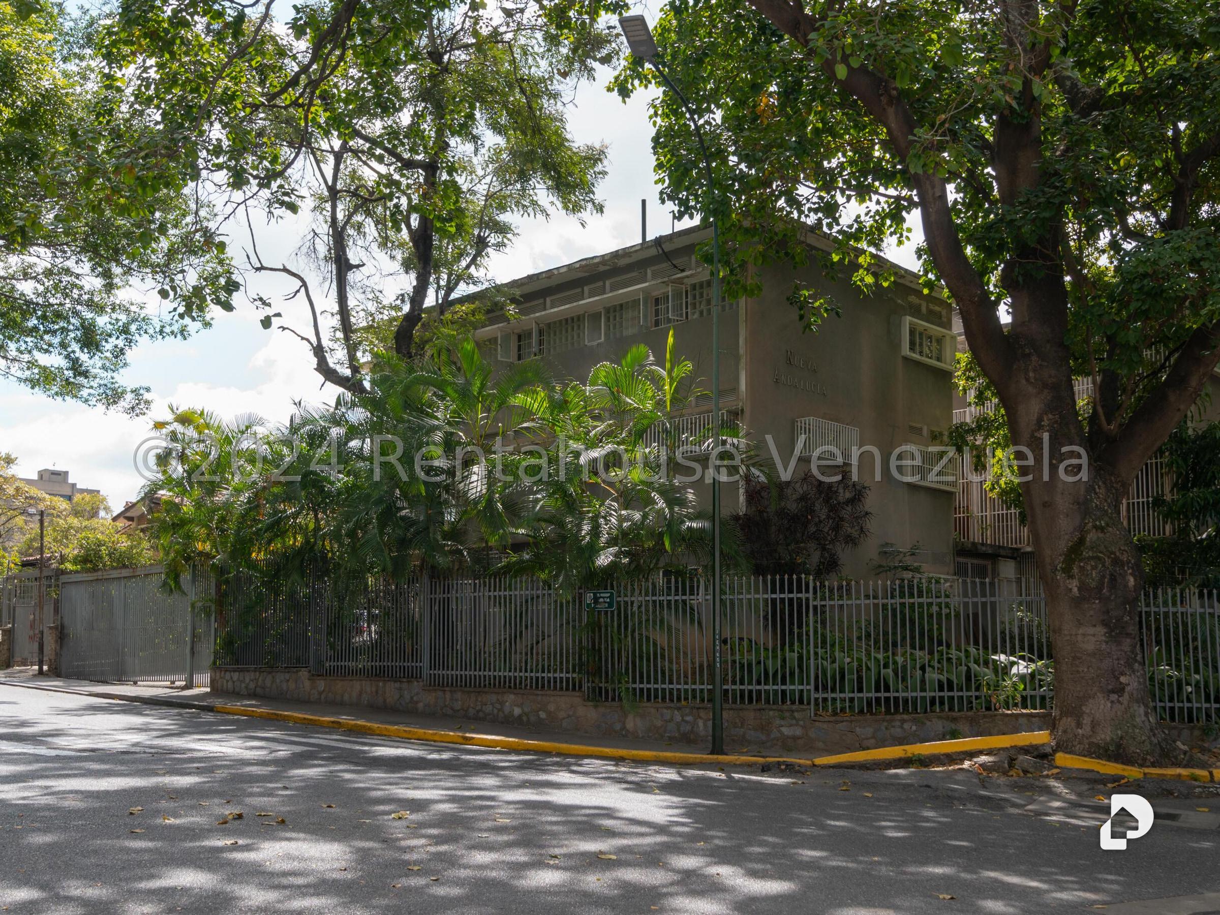 Edificio en El Bosque, Caracas