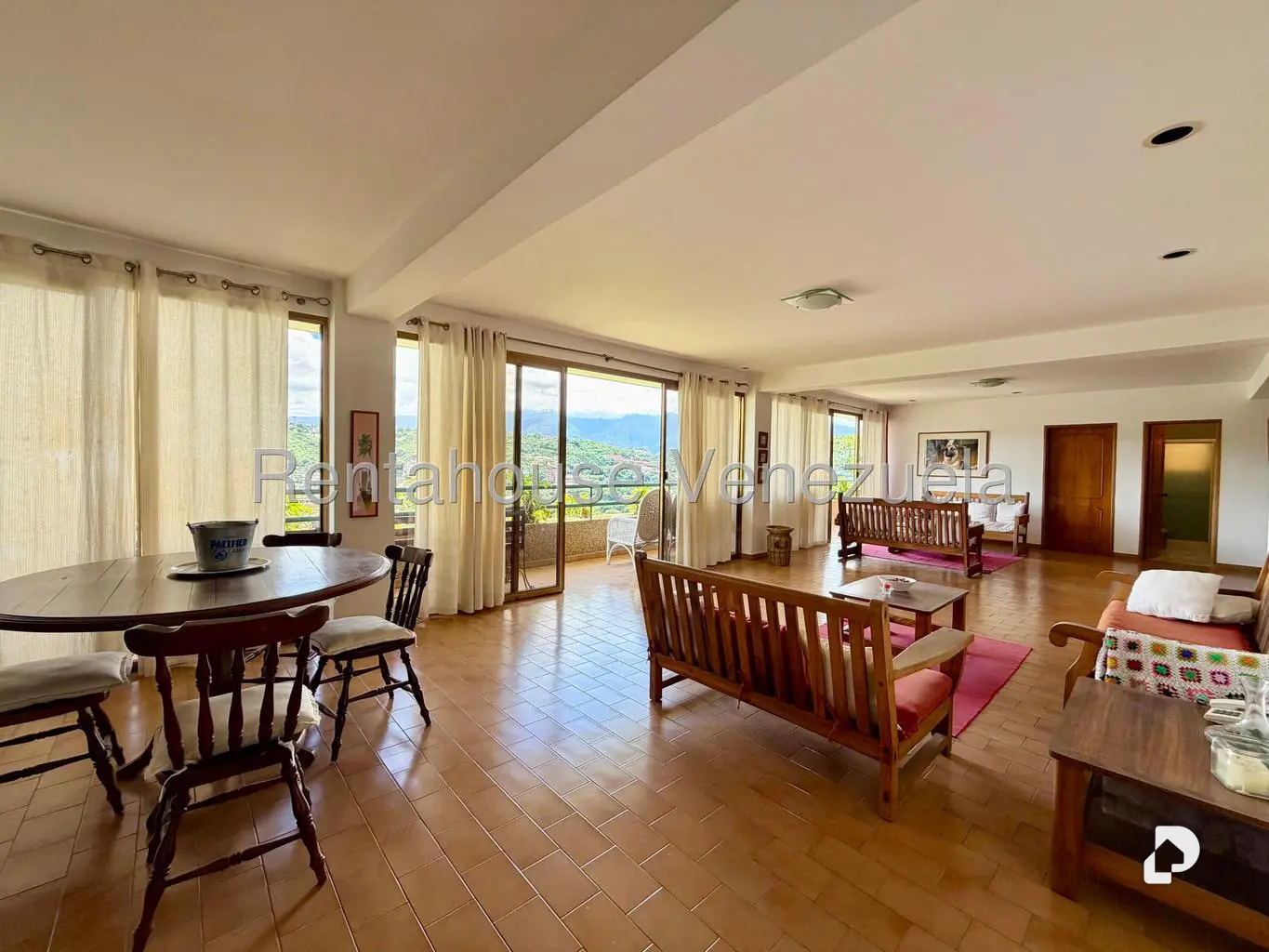 Apartamento en Prados del Este, Caracas – 1