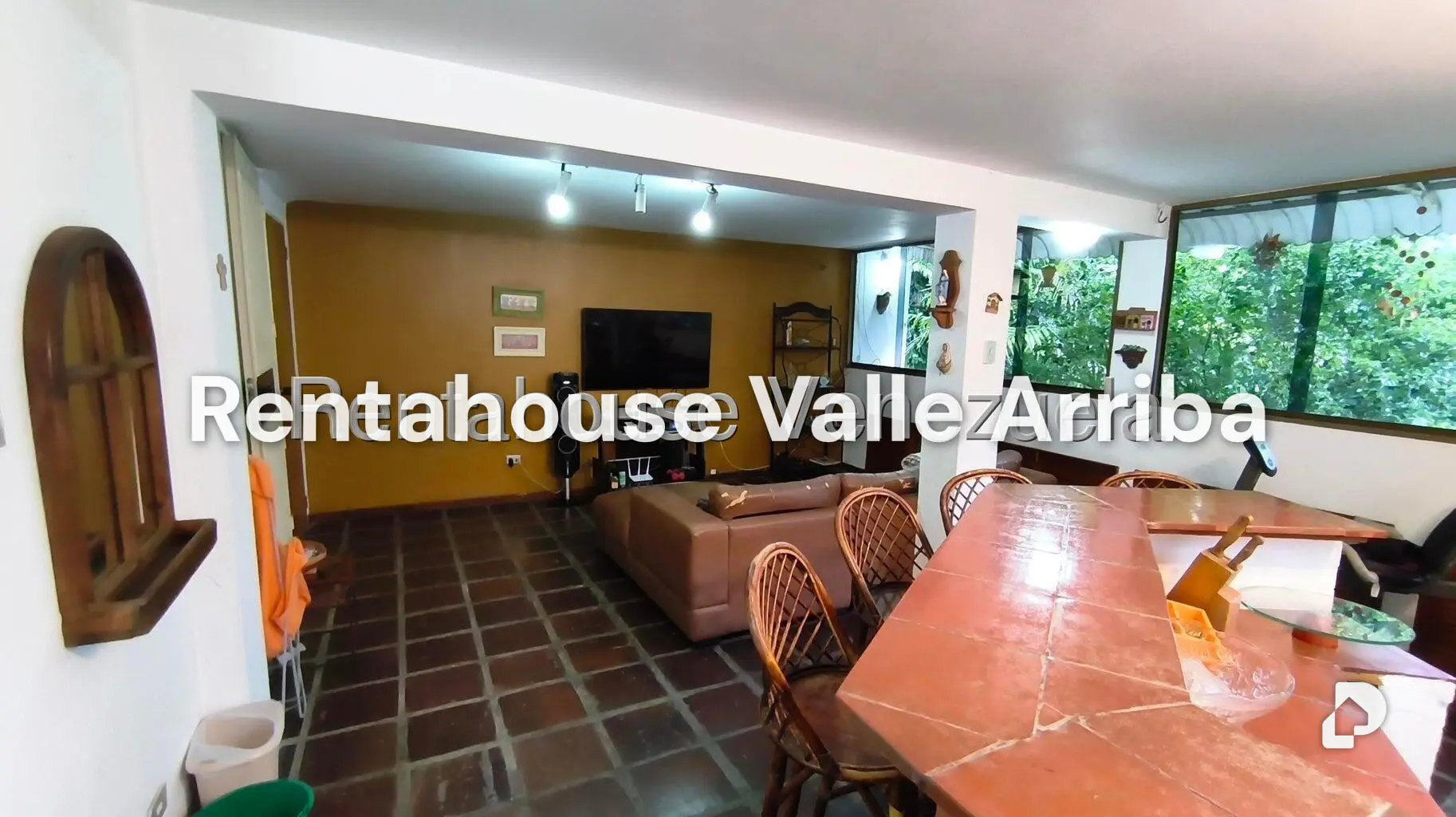 Casa en Lomas De La Trinidad, Caracas – 24