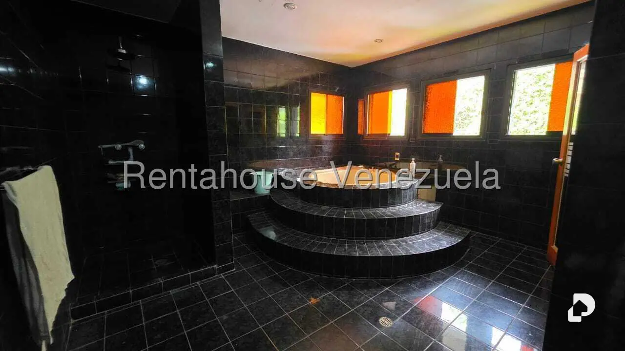 Casa en Colinas del Tamanaco, Caracas – 23