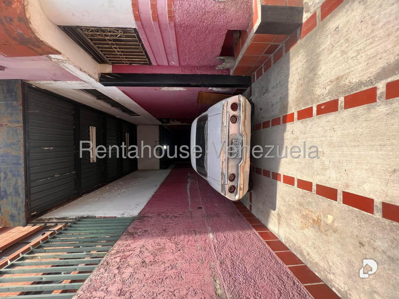 Edificio en La Urbina, Caracas – 4