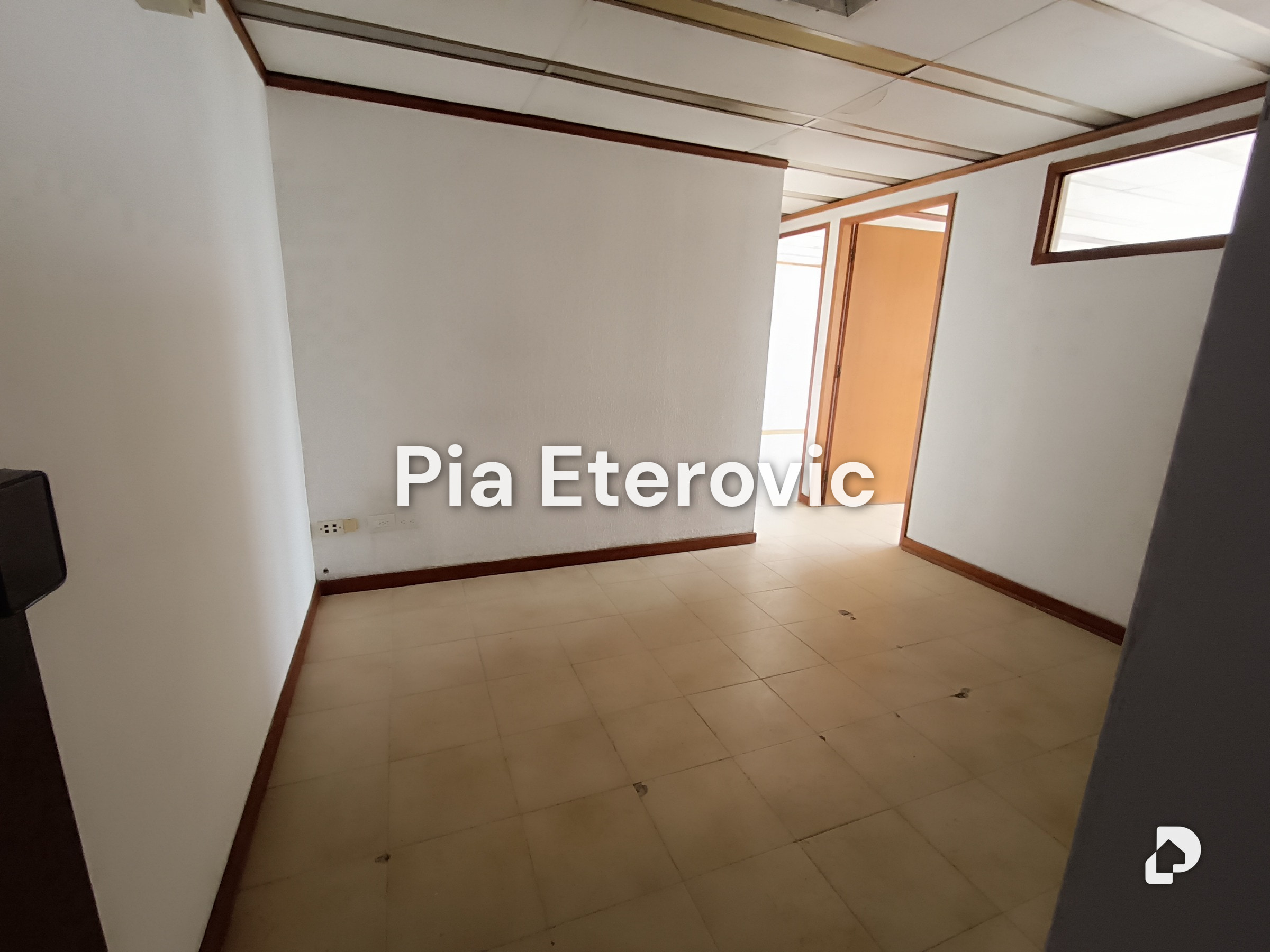 Office in Parroquia Urbana Socorro, Valencia – 20