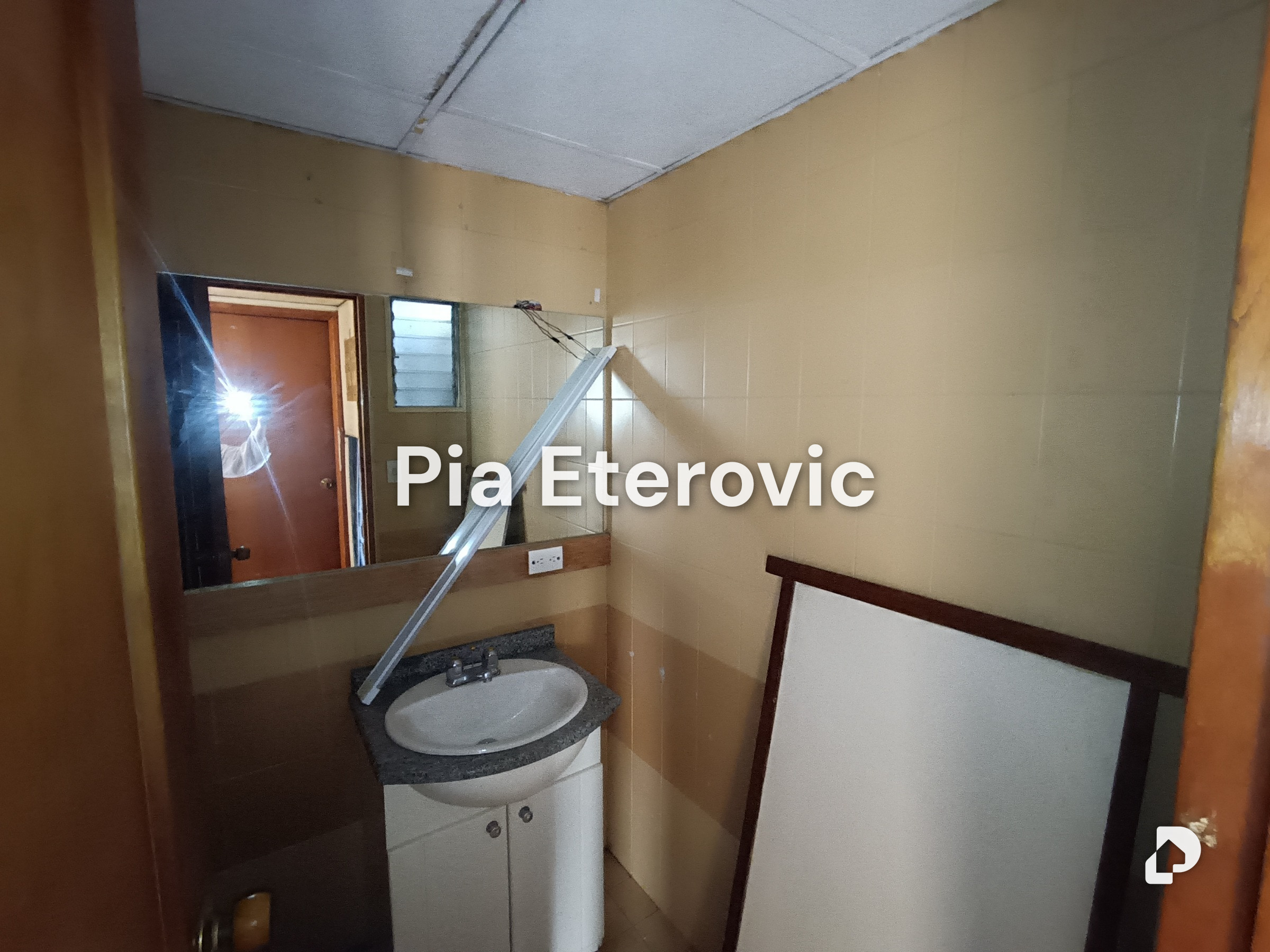 Office in Parroquia Urbana Socorro, Valencia – 30