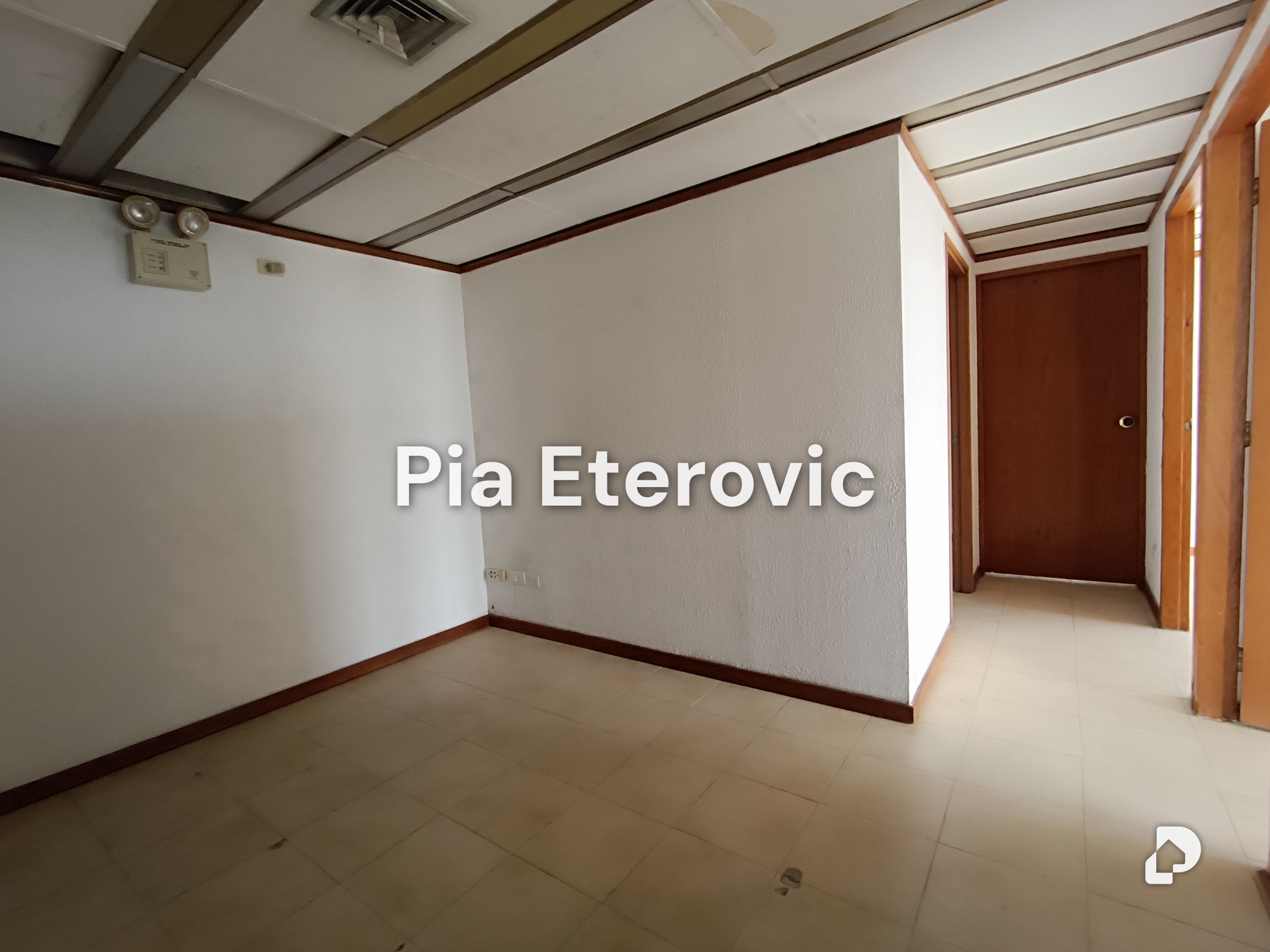 Office in Parroquia Urbana Socorro, Valencia – 3