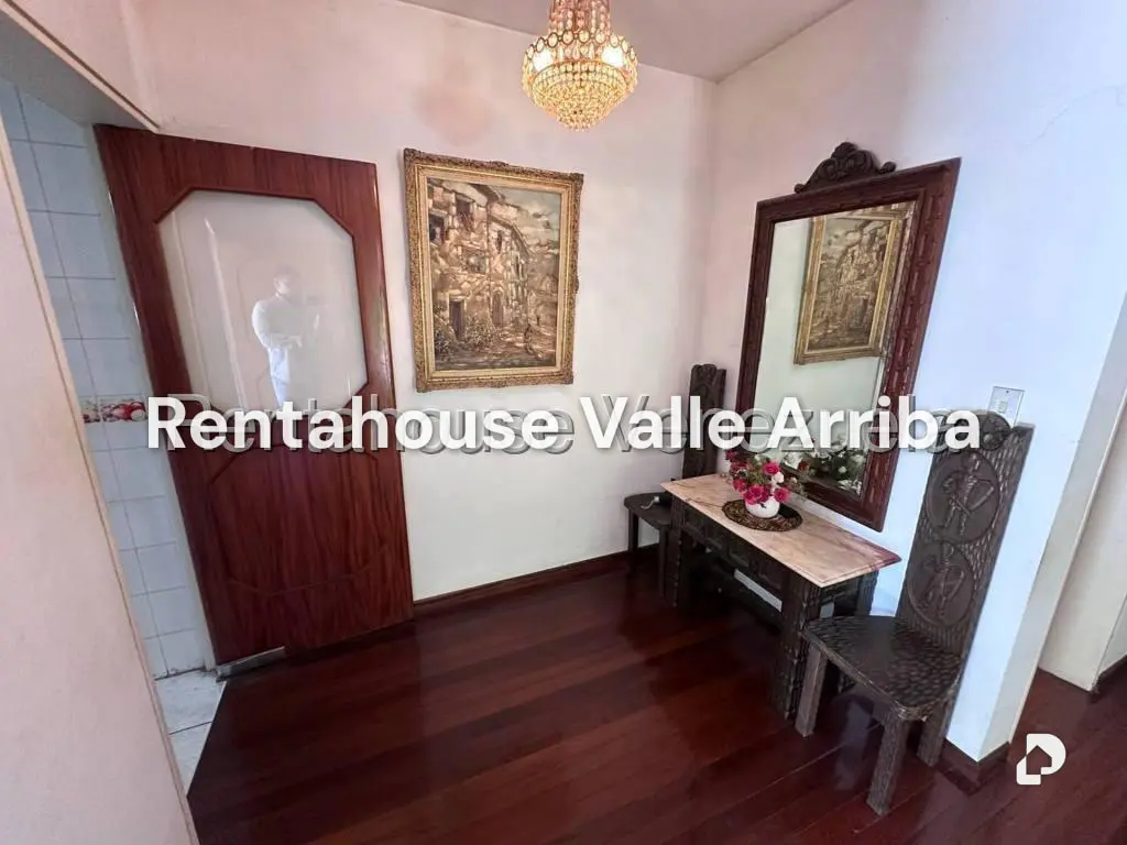 Casa en Altamira, Caracas – 26