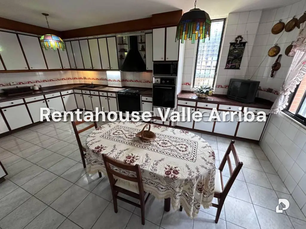 Casa en Altamira, Caracas – 22
