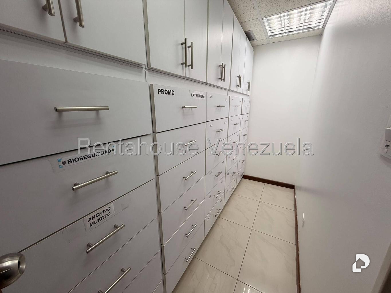 Local comercial en El Paraíso, Caracas – 12