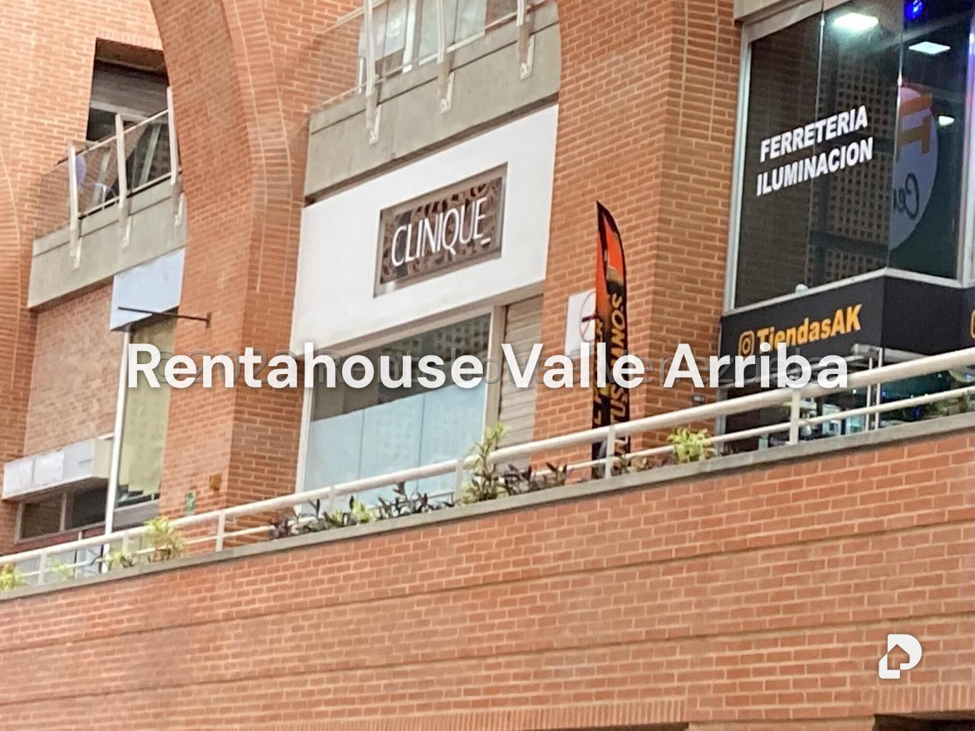 Local comercial en El Cafetal, Caracas – 15