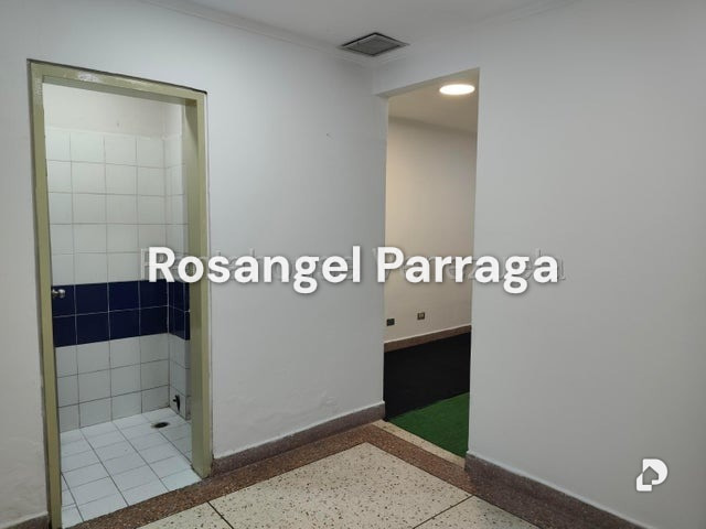 Local comercial en Valencia – 13