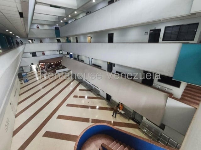 Local comercial en Valencia - 1
