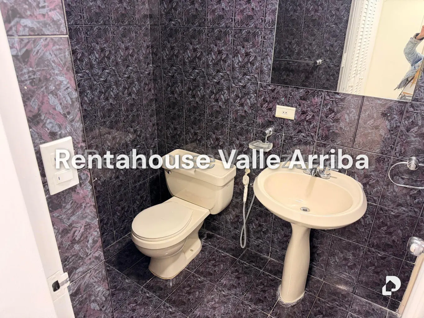 Apartamento en Las Esmeraldas, Caracas – 18