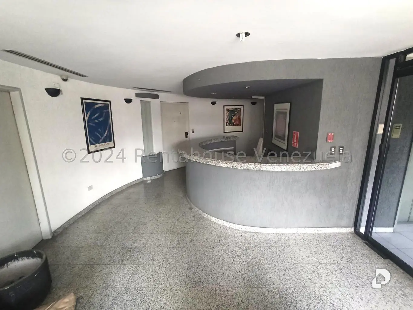 Oficina en Sabana Grande, Caracas – 13