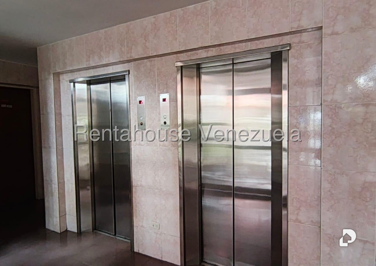 Apartamento en El Paraíso, Caracas – 13