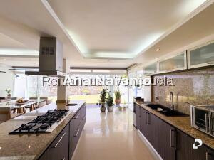 House in Prados del Este, Caracas – 24