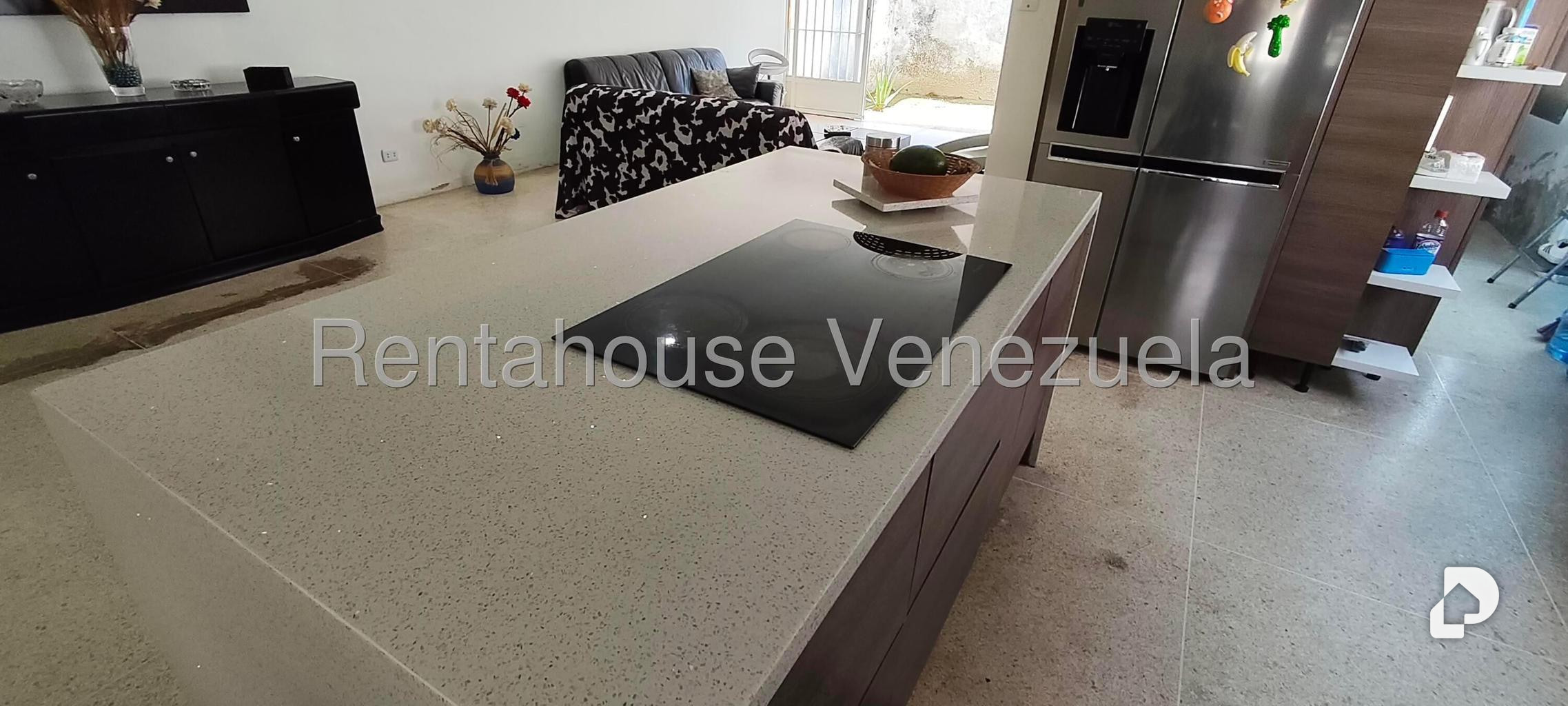 Casa en Alto Prado, Caracas – 11