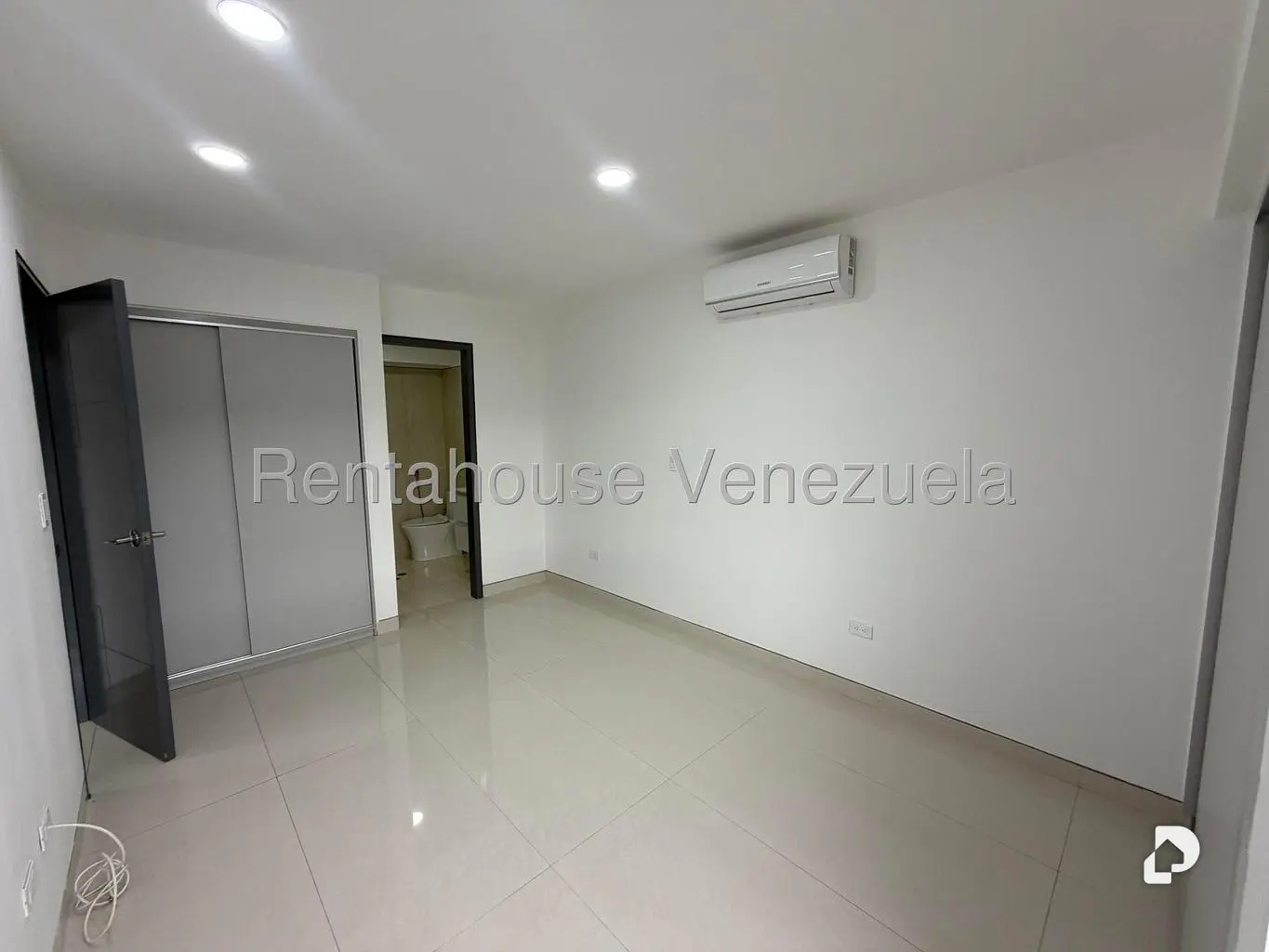Apartamento en Los Samanes, Caracas – 23