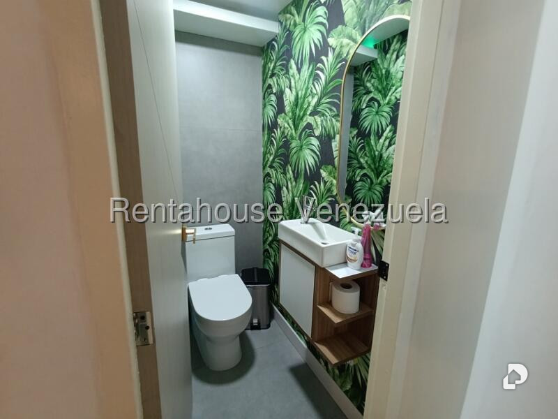 Local comercial en El Recreo, Caracas – 18