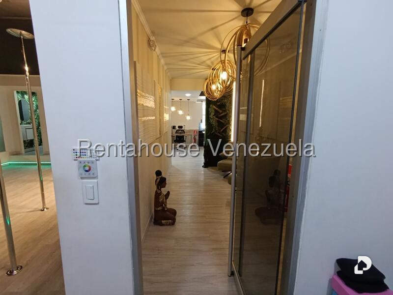 Local comercial en El Recreo, Caracas – 20
