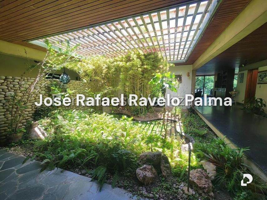 Casa en Prados del Este, Caracas – 30