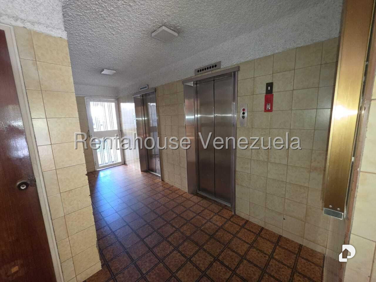 Apartamento en La Urbina, Caracas – 20