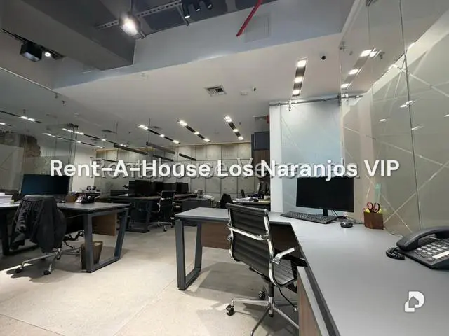 Oficina en Los Palos Grandes, Caracas – 9
