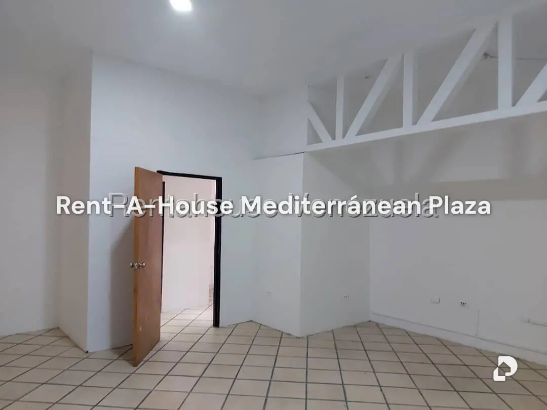 Commercial space in Zona Industrial, Valencia – 10