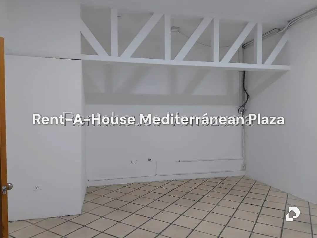Commercial space in Zona Industrial, Valencia – 11