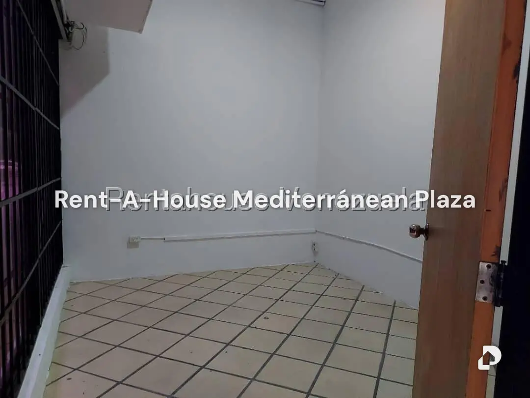 Commercial space in Zona Industrial, Valencia – 5