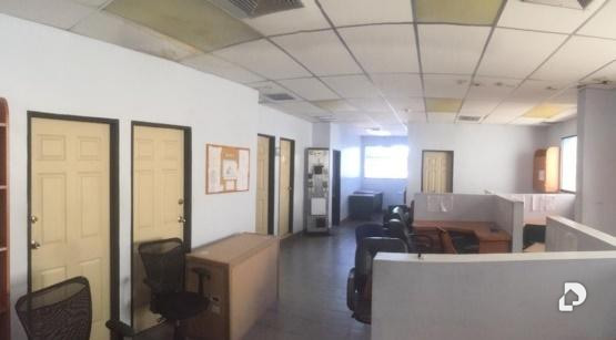 Local comercial en Los Chaguaramos, Caracas – 22