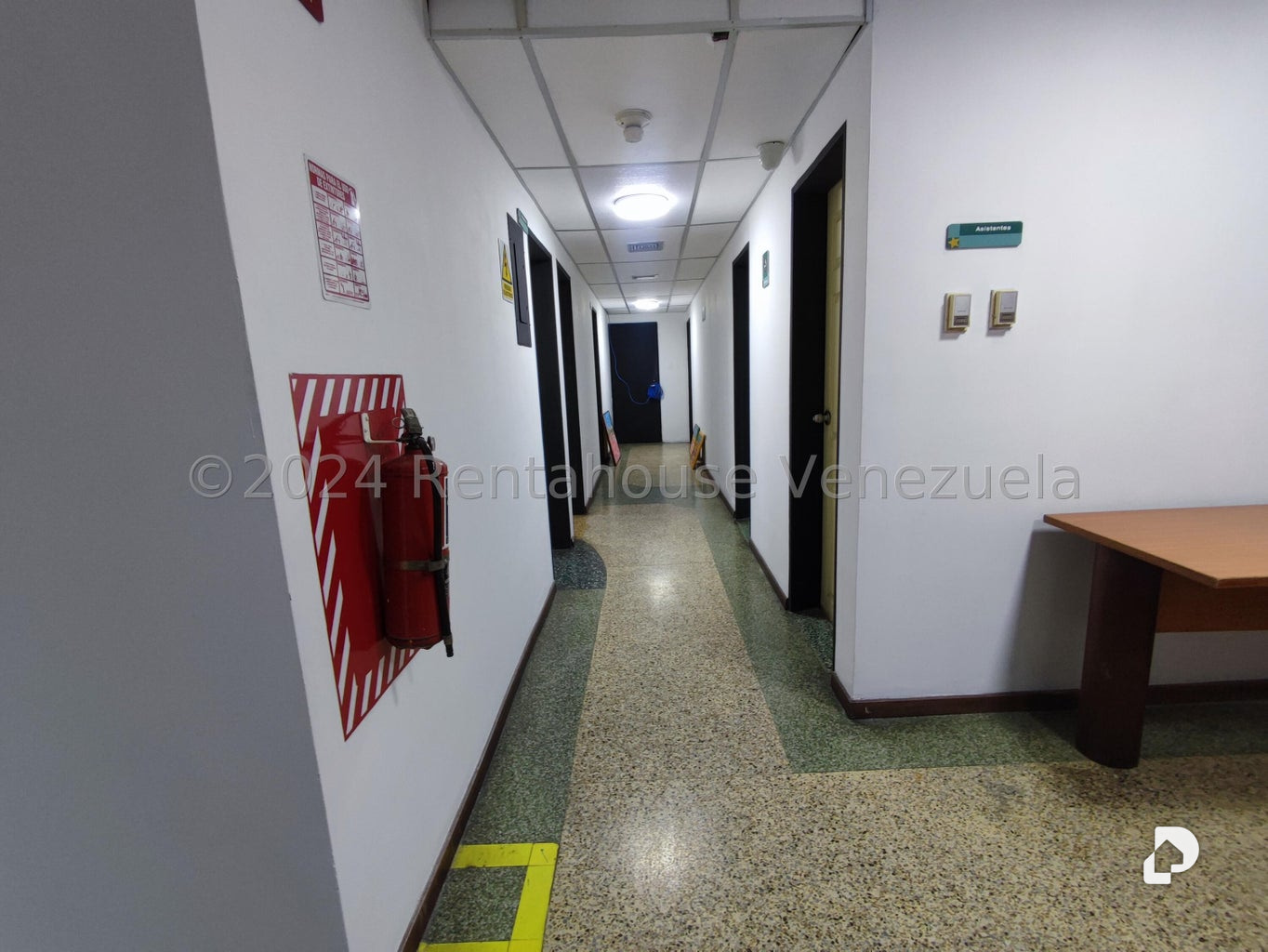 Local comercial en Los Chaguaramos, Caracas – 8