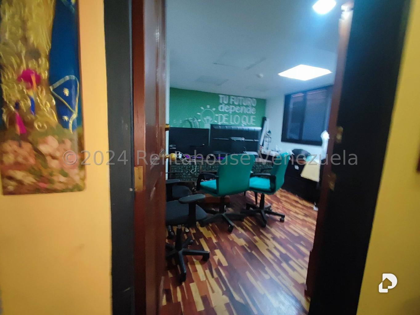 Local comercial en Los Chaguaramos, Caracas – 25