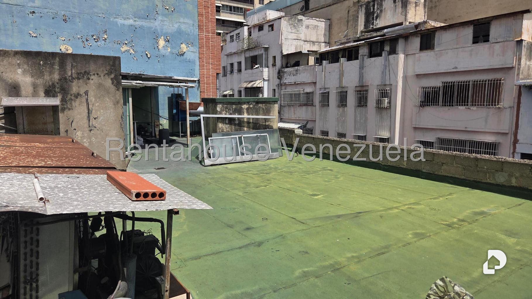 Local comercial en Parroquia La Candelaria, Caracas – 9